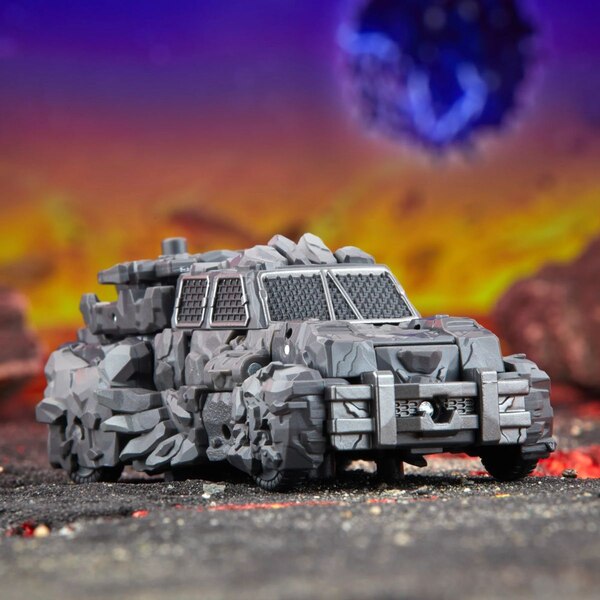 Image Of Deluxe Infernac Magneous From Transformers United  (82 of 169)